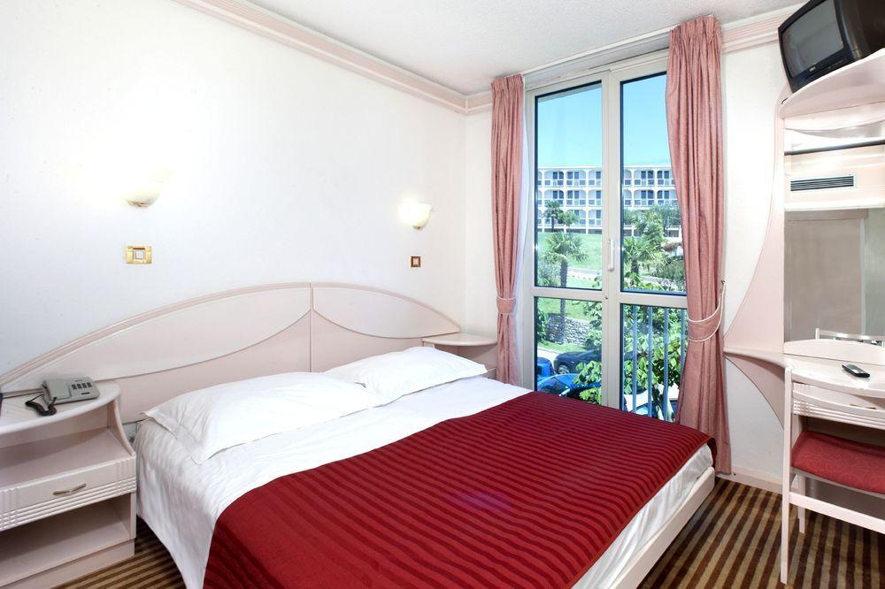 Hotel Zorna Plava Laguna Πόρετς Εξωτερικό φωτογραφία