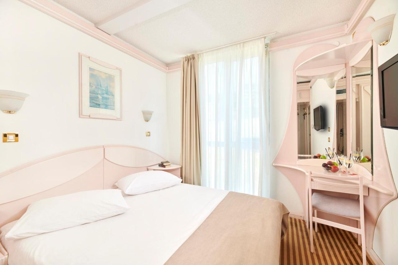 Hotel Zorna Plava Laguna Πόρετς Εξωτερικό φωτογραφία