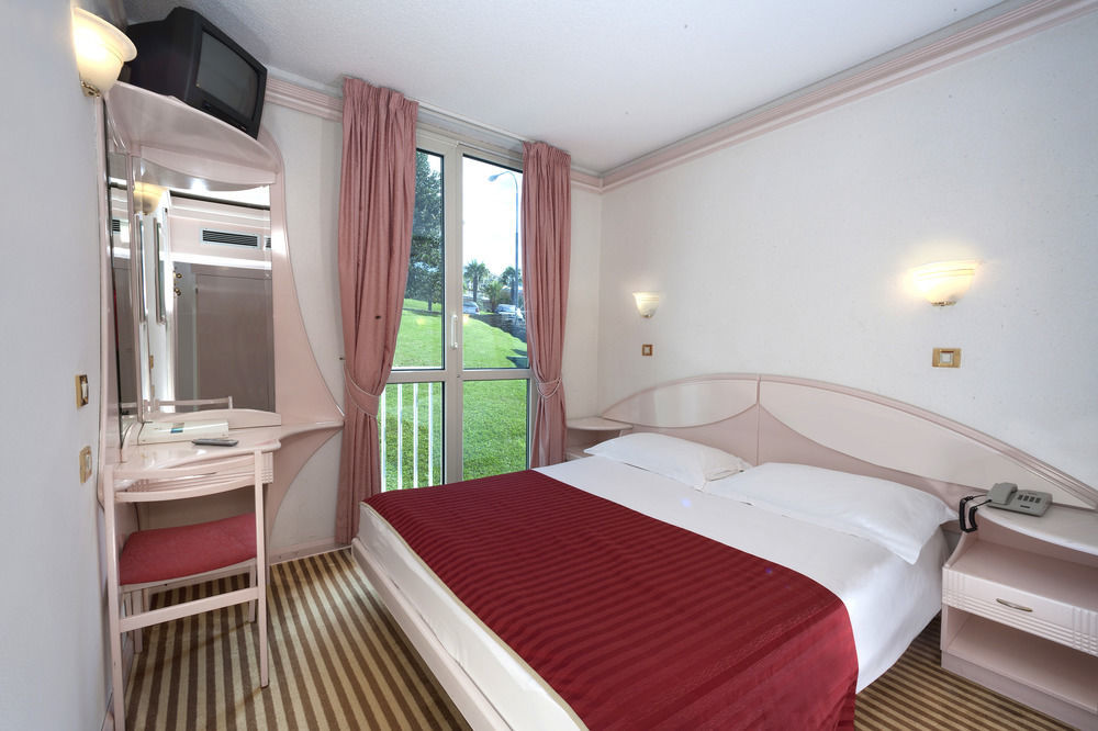 Hotel Zorna Plava Laguna Πόρετς Εξωτερικό φωτογραφία