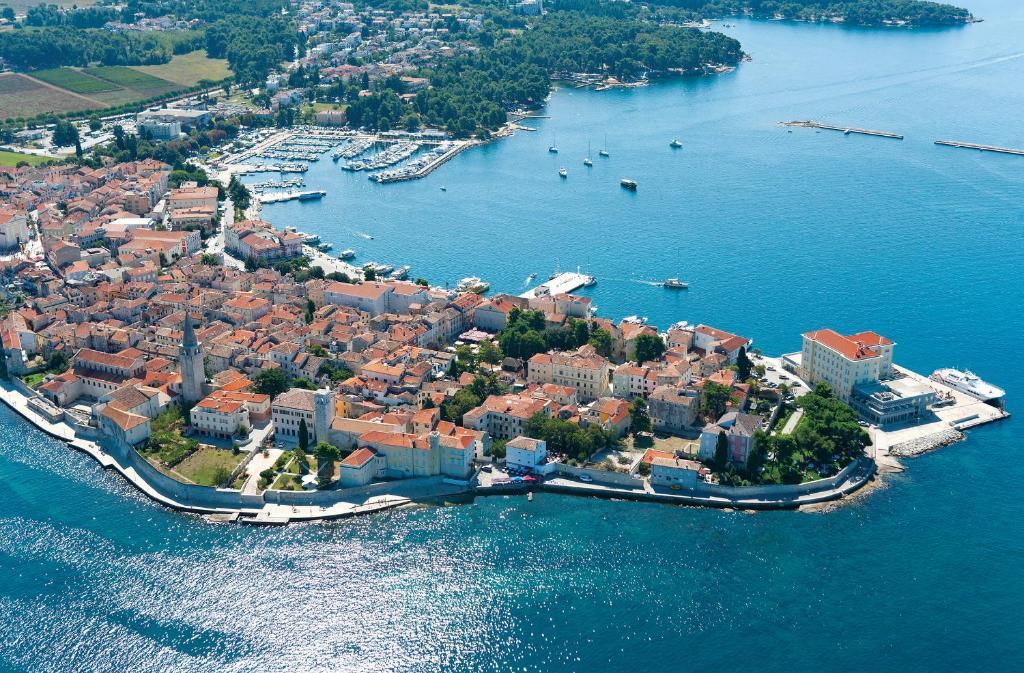 Hotel Zorna Plava Laguna Πόρετς Εξωτερικό φωτογραφία