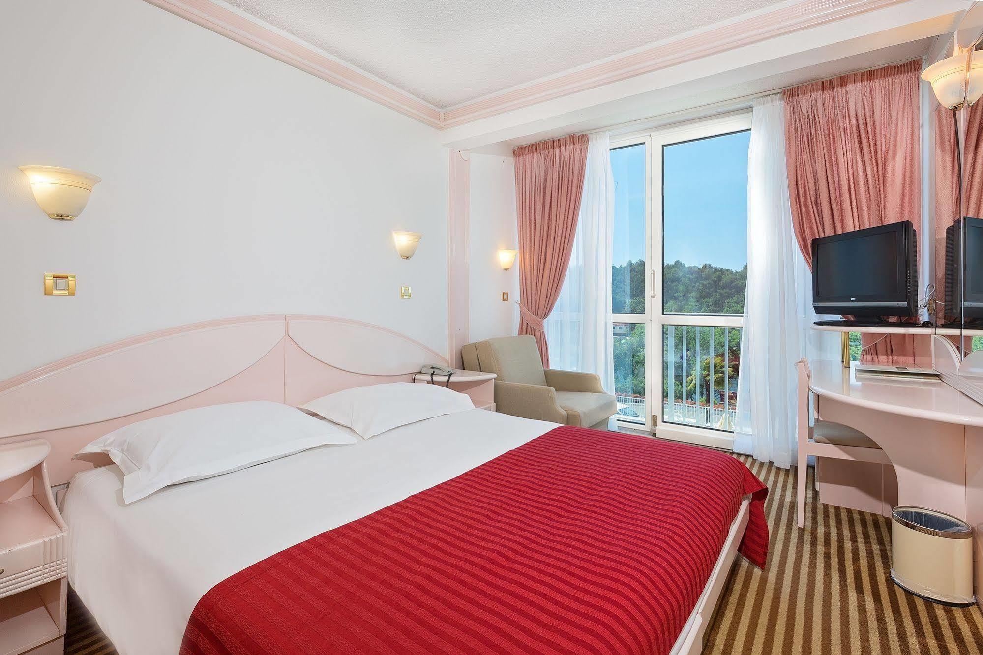 Hotel Zorna Plava Laguna Πόρετς Εξωτερικό φωτογραφία